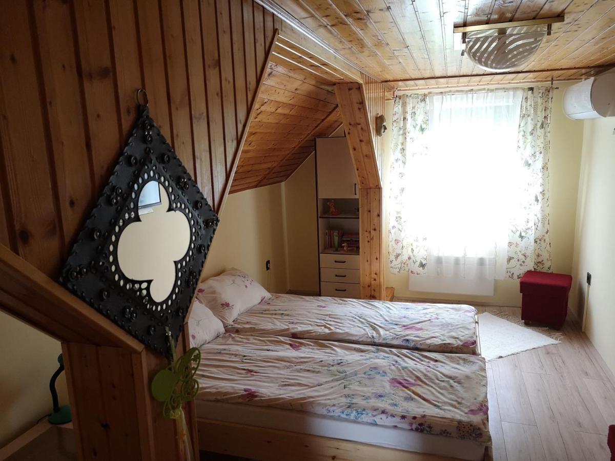 Szabó Vendégház Siklós Exterior foto